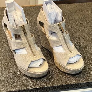 MICHAEL Michael Kors Damita Wedge Sandals in beige/pale gold linen fabric